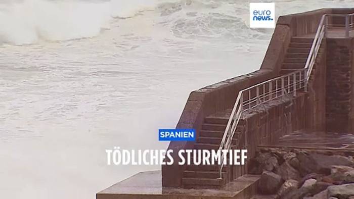 Video: Sturmtief Nelson reißt Menschen in Spanien ins Meer: Mindestens 4 Tote