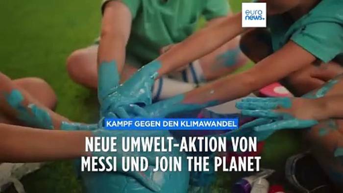Video: Für den guten Zweck: Umwelt-Stiftung verkauft Skultpuren von Messis Schuh