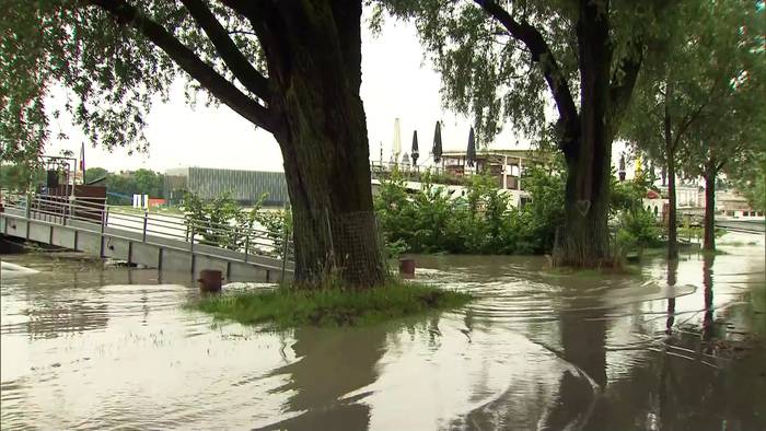 Video: Hochwasser in Österreich: Donau-Pegel in Linz überstieg sieben Meter
