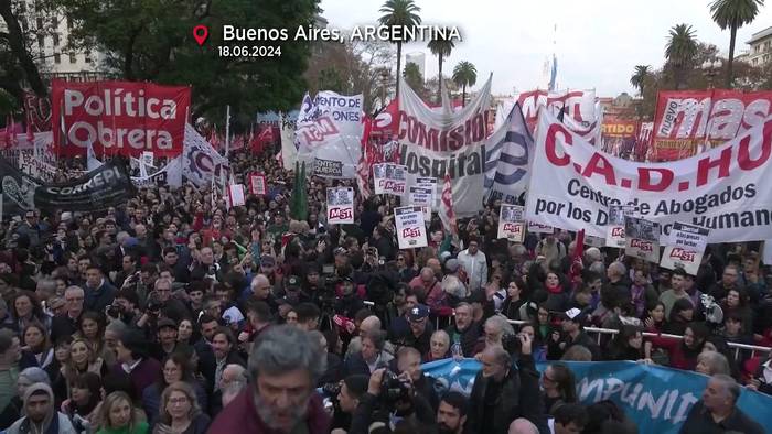 Video: Angehörige fordern Freilassung festgenommener Demonstrierender in Argentinien