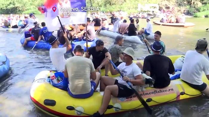 Video: Picknick auf dem Fluss? So entkommt man in Serbien der Hitze