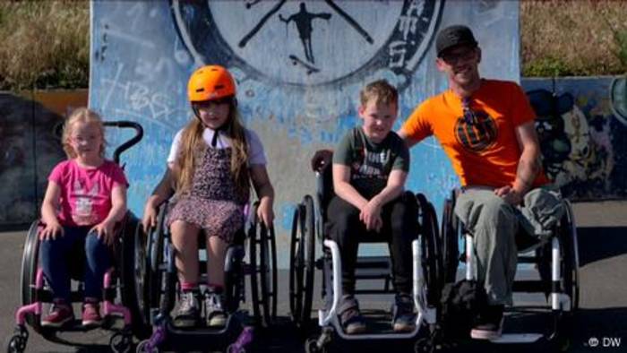 News video: Deutschland: Fahrschule für Rollikids