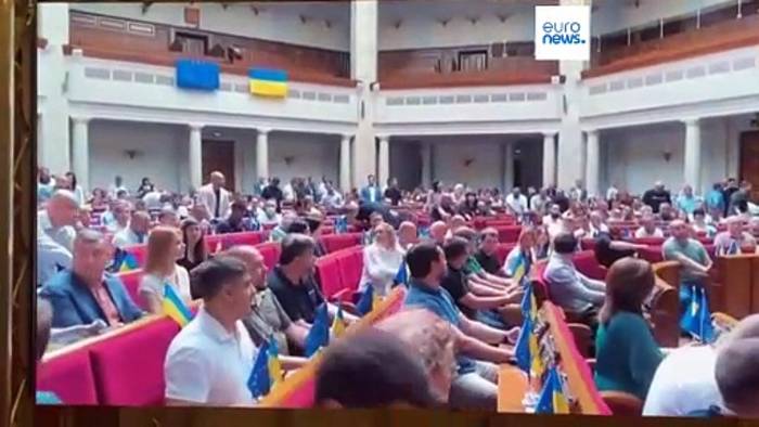 Video: Ukrainisches Parlament verbietet Moskauer orthodoxe Kirche wegen Propaganda