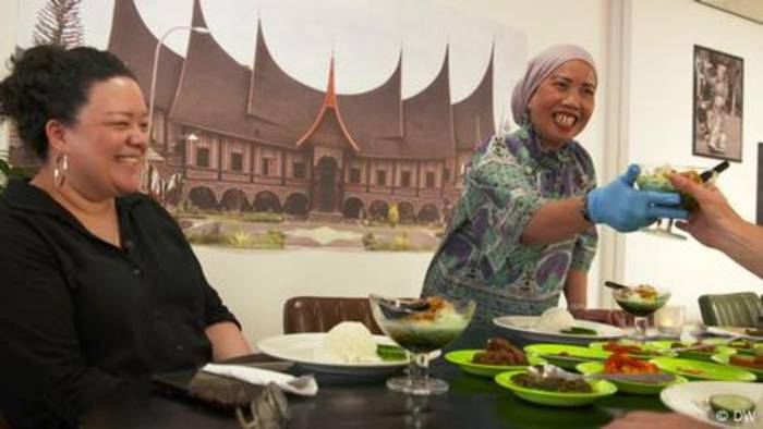Video: Indonesisches Essen - typisch niederländisch?