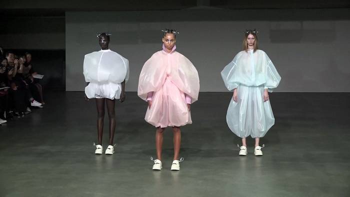 News video: Die Kunst der Luft: Die unglaubliche aufblasbare Kleidung von Anrealage