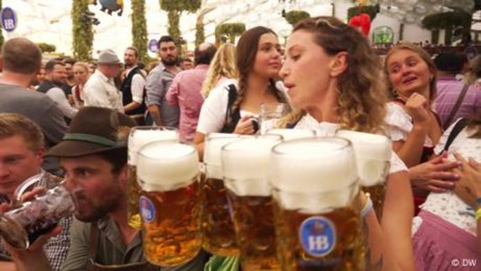 News video: Von wegen Männersache: Wie Frauen das Oktoberfest stemmen