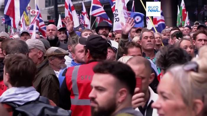 Video: Unterstützer des Rechtsextremisten Tommy Robinson marschieren durch London