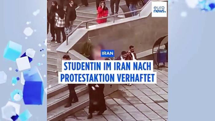 Video: Wegen Kopftuch gerügt: Iranische Studentin demonstriert in Unterwäsche