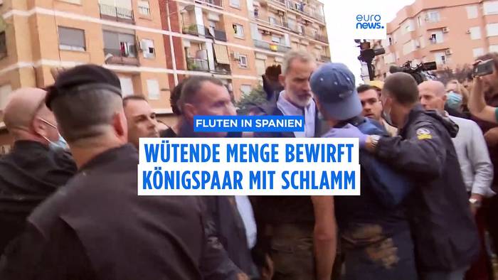 Video: Schlamm, Steine, Wut: Königlicher Besuch in Unwetterzone in Valencia eskaliert