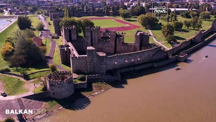 Video: Die Architektur-Wunderwerke des mittelalterlichen Serbiens: Manasija-Kloster und Smederevo-Festung