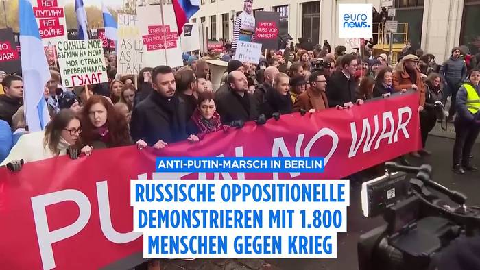 Video: Russische Oppositionelle demonstrieren in Berlin gegen Putin