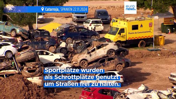 News video: Riesiger Autofriedhof in Catarroja zeigt das Ausmaß der verheerenden Überschwemmungen in Spanien
