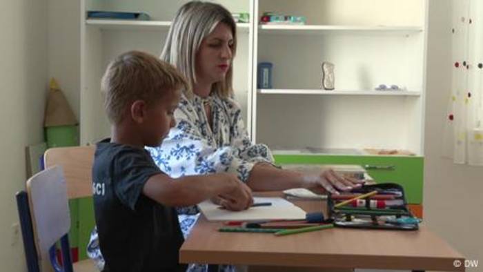 Video: Schule bringt Hoffnung auf Insel in Kroatien