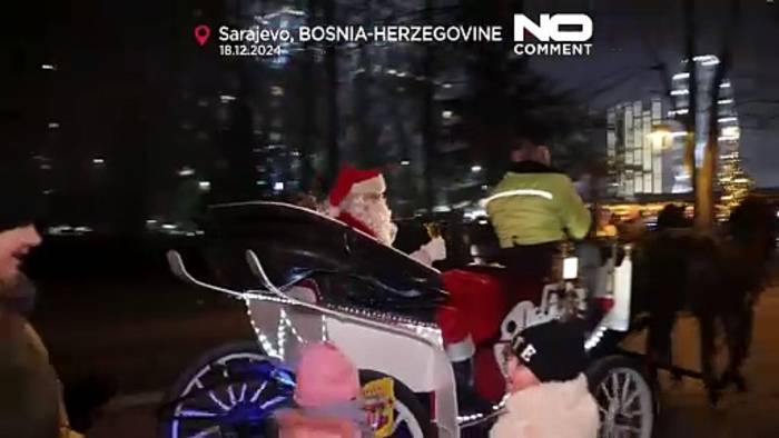 News video: No Comment: Der Weihnachtsmann in den Straßen von Sarajevo