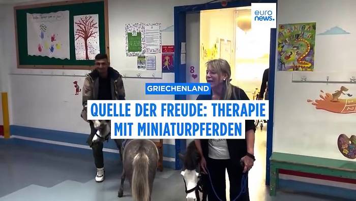Video: Quelle der Freude: Therapie mit Miniaturpferden in Athen