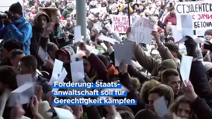 Video: Fast zwei Monate nach dem Einsturz in Novi Sad: Serbische Studierende protestieren weiter