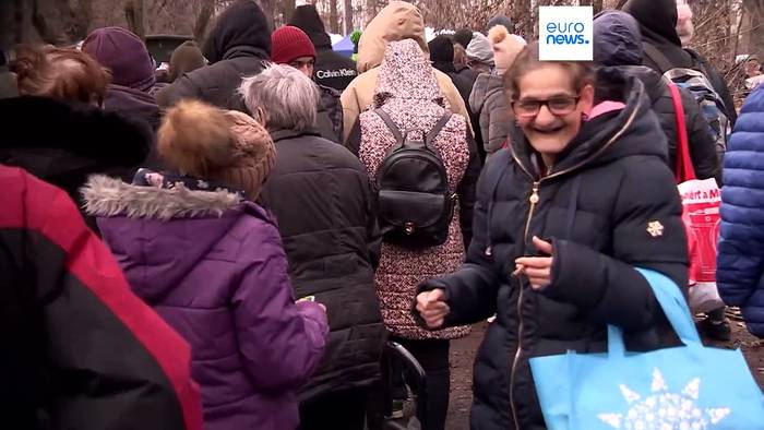 Video: Mehr als 2500 Mahlzeiten in Budapest zu Weihnachten verteilt