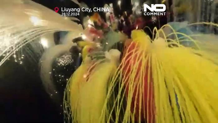 Video: Unglaubliche Pyrotechnik-Show zur Feier des Neuen Jahres in China