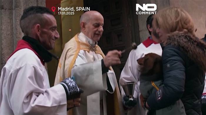 News video: Madrider Tierhalter bringen ihre Tiere zur jährlichen Segnung in die St. Antonius-Kirche
