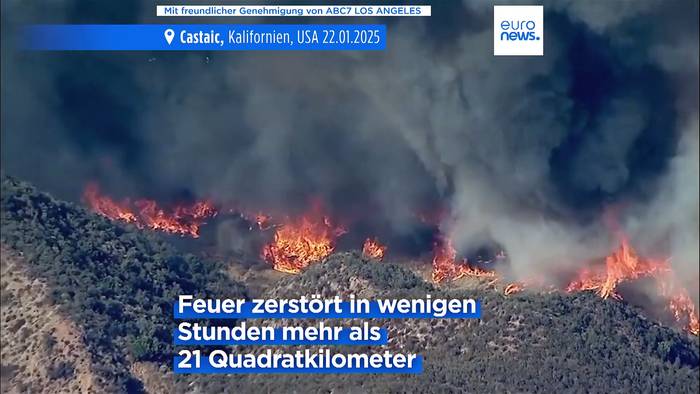 Video: Schnell ausbreitendes Hughes-Feuer bricht nördlich von Los Angeles aus