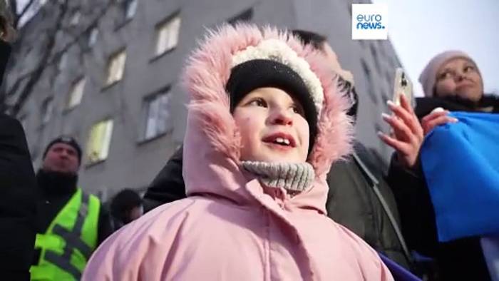 Video: Ukraine und Russland tauschen 150 Kriegsgefangene aus