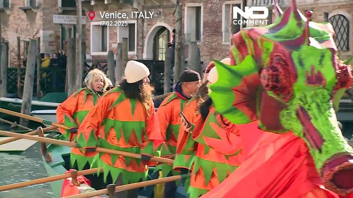 Video: Beginn des Karnevals in Venedig 2025 mit farbenfroher Wasserparade