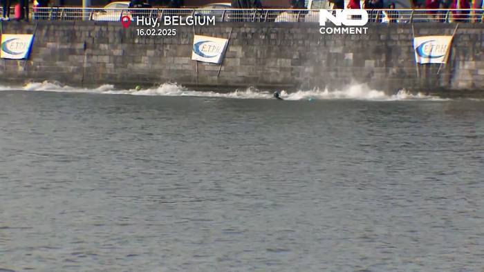 Video: Schwimmer trotzen dem eisigen Wasser der Maas in Huy