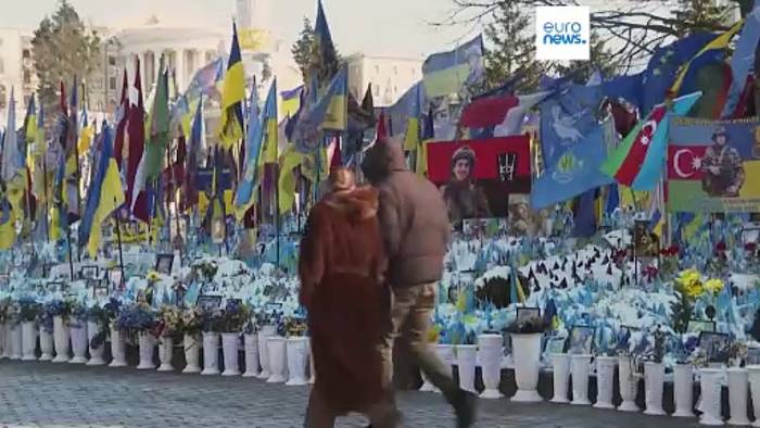 News video: USA-Russland-Gespräche in Riad: Bürgerreaktionen aus Kyjiw und Moskau