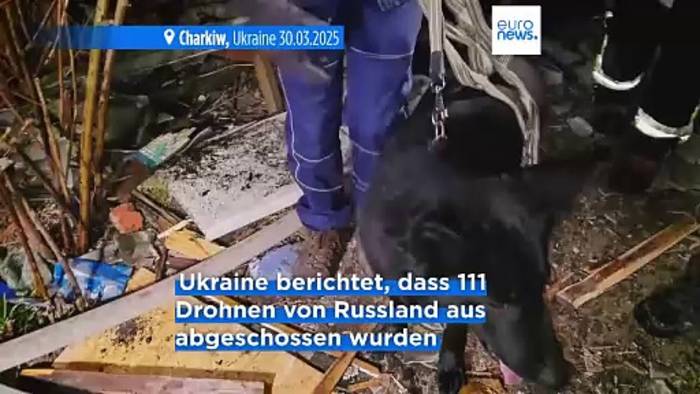 Video: Welle russischer Drohnen Tote bei Angriff auf Militärkrankenhaus in Charkiw