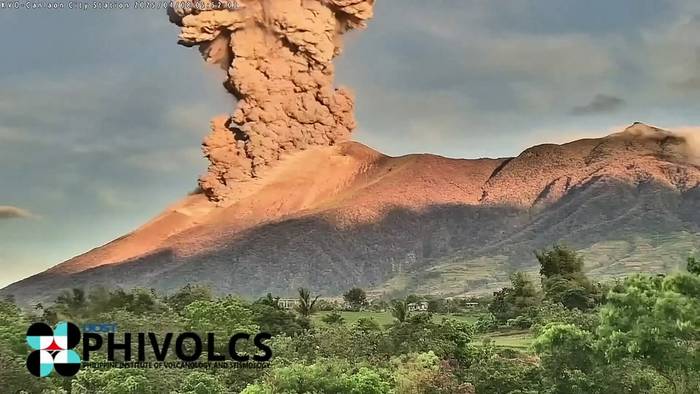 News video: 4000 Meter hohe Aschewolke: Vulkanausbruch auf den Philippinen