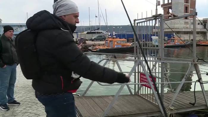 News video: Stoycho, der rosa Pelikan, wird zur Küstenberühmtheit von Varna