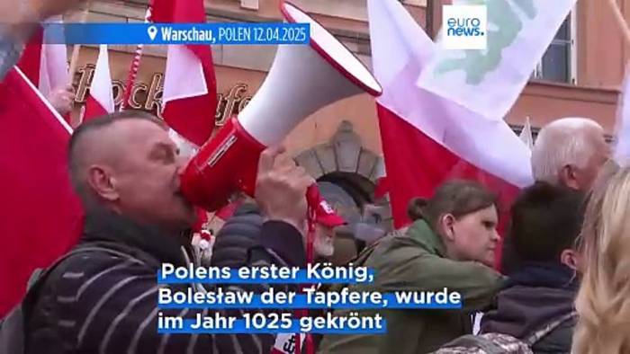 Video: Patriotischer Marsch in Warschau: Tausende Menschen nehmen teil