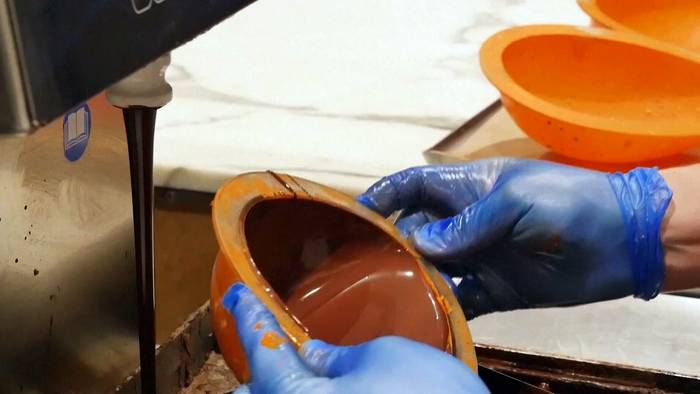 Video: Londoner Chocolatier lässt sich von Dubai für luxuriöse Ostereier inspirieren
