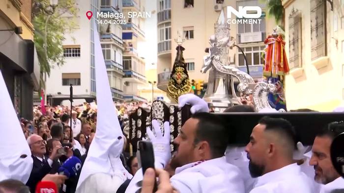 News video: Tausende Gläubige in Málaga besuchen die jährliche Osterparade