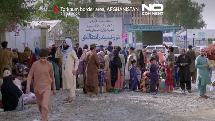 Video: Zehntausende Afghanen kehren nach Ablauf der Frist aus Pakistan zurück