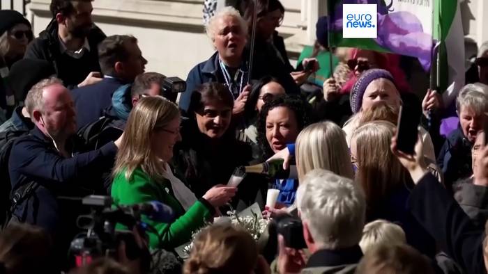 News video: England: Transgender-Frauen werden aus dem Frauenfußball verbannt