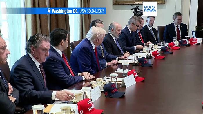Video: US-Verteidigungsminister kürzt  militärische Spitzenposten