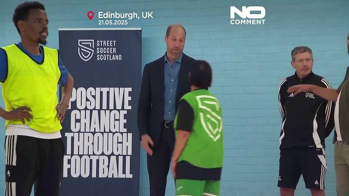 News video: Prinz William kickt im Gemeindezentrum von Edinburgh