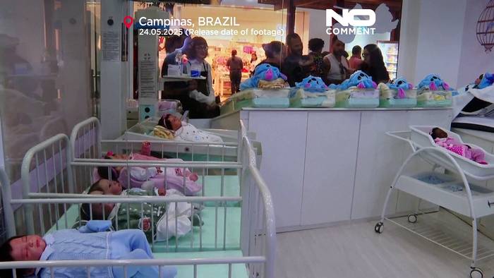 Video: Lebensechte Puppen in Brasilien lösen viralen Trend und Debatte aus