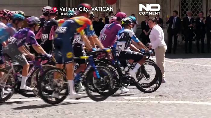 News video: Radfahrer erhalten den Segen von Papst Leo XIV beim historischen Giro d'Italia-Finale