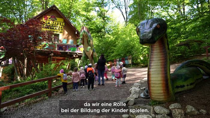 Video: Lebensgroße Dinosaurier zur Diversifizierung des Tourismus