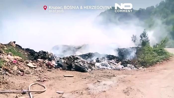 Video: Giftiges Feuer auf illegaler Mülldeponie in Sarajevo sorgt für Gesundheitsbedenken