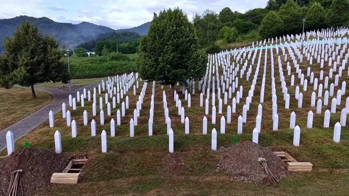 Video: Gräber für Srebrenica-Opfer 30 Jahre nach Massaker vorbereitet