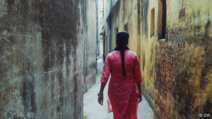 Video: Indien: Mit recycelten Textilien gegen sexuelle Ausbeutung