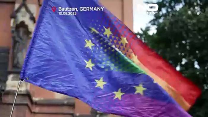 Video: Bautzen Pride findet unter Polizeischutz nach Drohungen statt