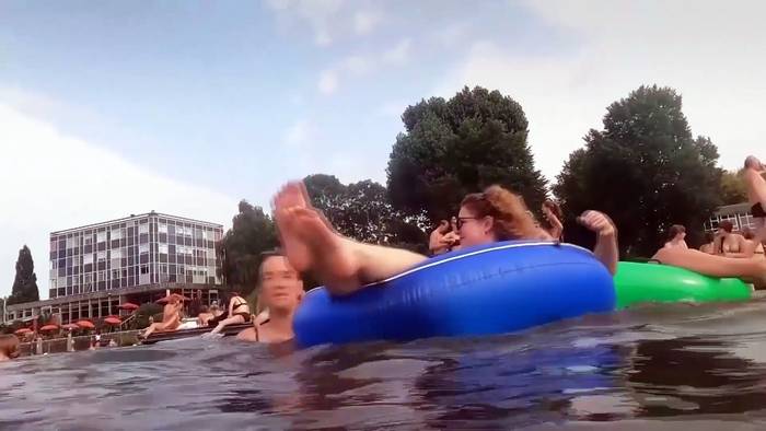 Video: Hitzewelle treibt Anstieg des Wildschwimmens in Amsterdam voran