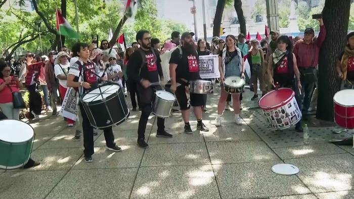 Video: SEHEN: Demonstranten in Mexiko-Stadt fordern Abbruch der Beziehungen zu Israel