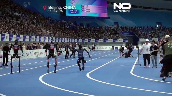 Video: Roboter sprinten und spielen Fußball bei ersten Weltspielen in Peking