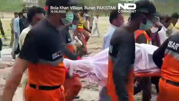 News video: Rettungsteams durchsuchen Trümmer nach tödlichen Überschwemmungen in Pakistan