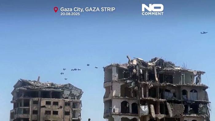 Video: Hilfsorganisationen kritisieren Luftabwürfe in Gaza als unsicher und ineffektiv